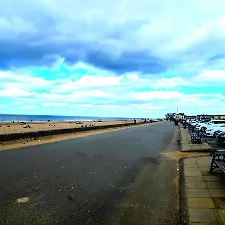 Highview House Redcar-seaview 雷德卡